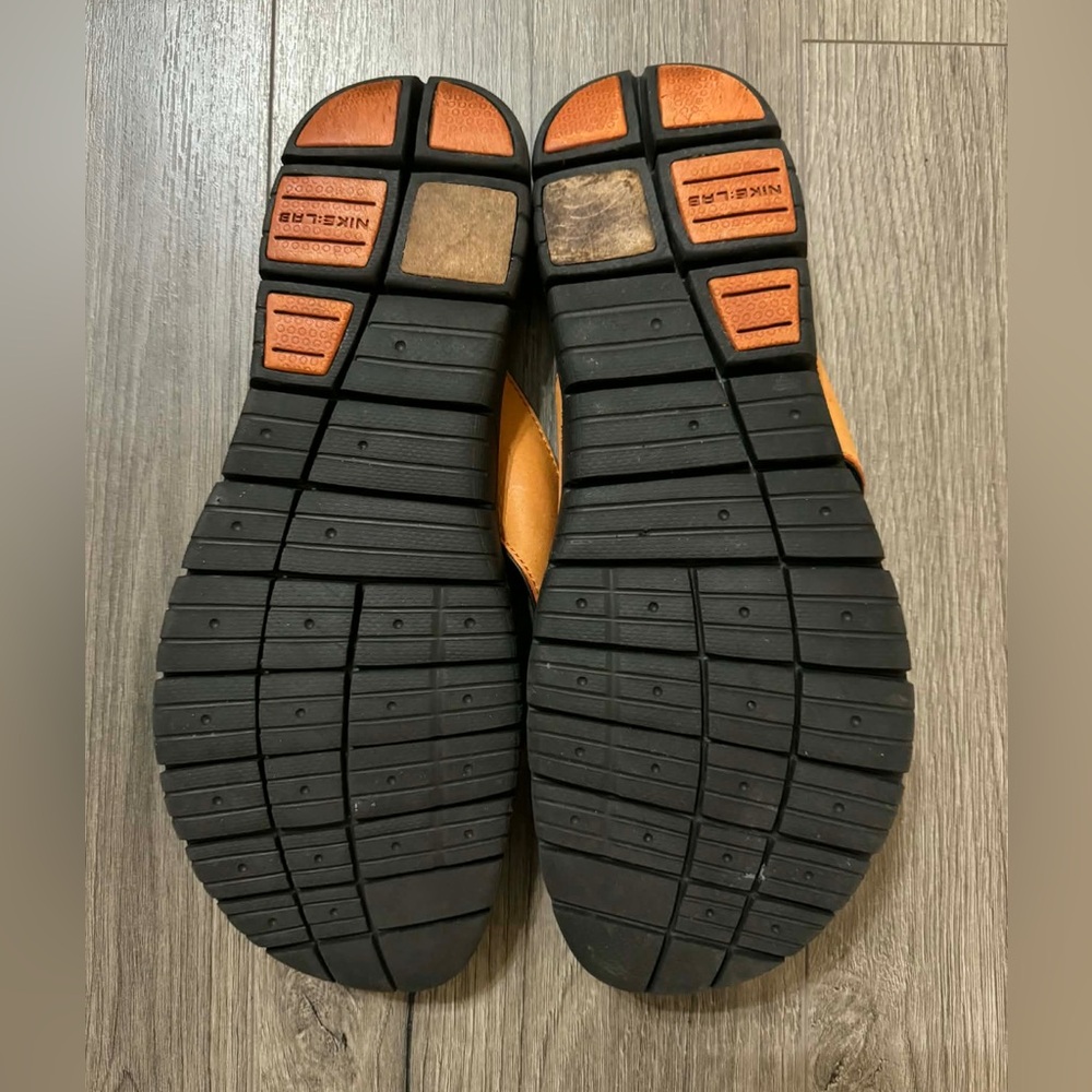 Nike Black and Orange Flip-Flops - Picture 5 of 7